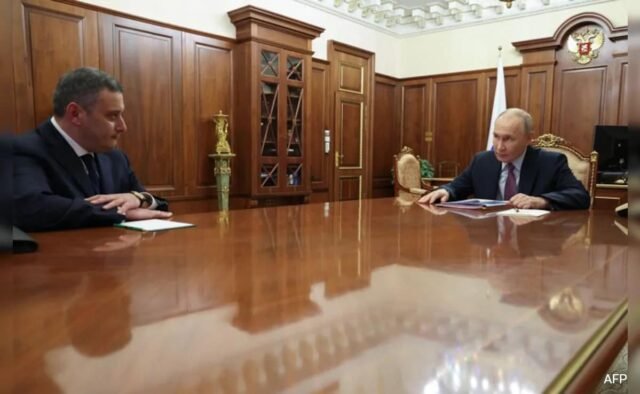 av4104og_putin-with-kursk-governor_625x300_06_December_24.jpeg