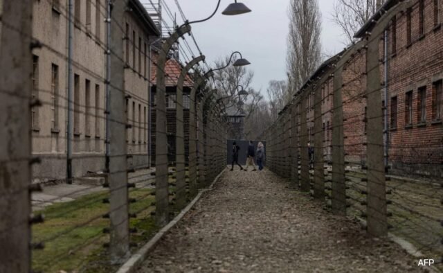 4ektd4f_hilter-death-camp-_625x300_15_January_25.jpeg