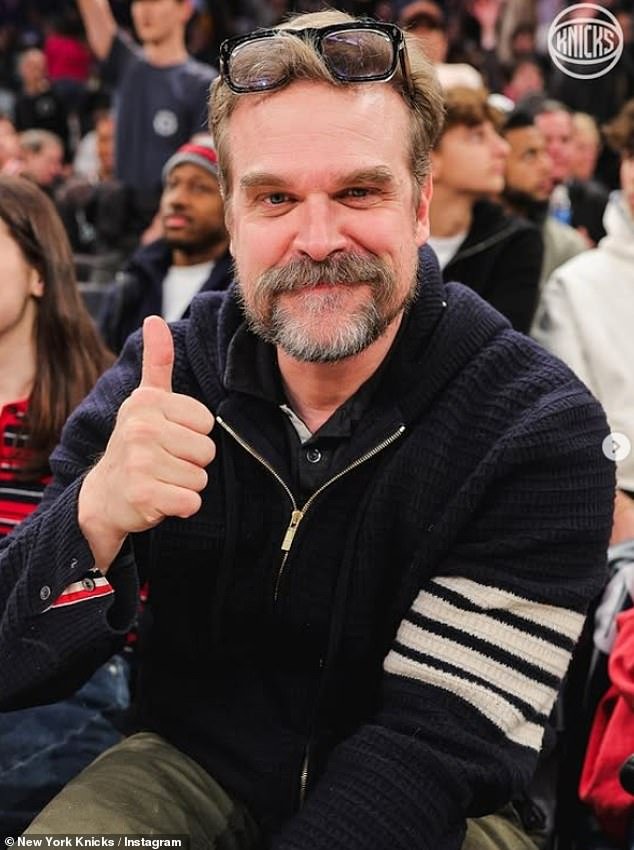 94034371-14278321-Lily_Allen_s_estranged_husband_David_Harbour_looked_in_great_spi-a-109_17367706734.jpeg