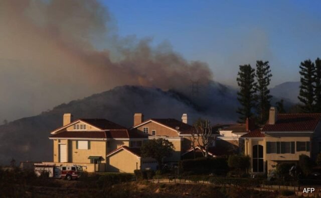 fnpm7558_los-angeles-wildfires-smoke-afp_625x300_12_January_25.jpeg