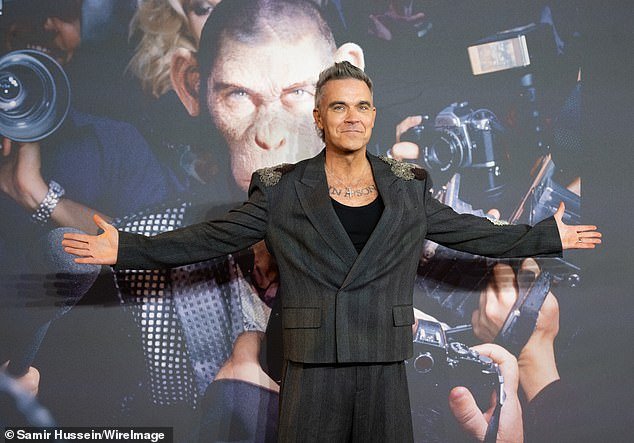 95235969-14399979-Robbie_Williams_is_heading_to_the_West_End_following_the_success-a-33_173958269957.jpeg