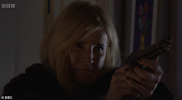 95350935-14411297-EastEnders_fans_finally_learned_who_attacked_Cindy_Beale_during_-a-99_173992475728.jpeg