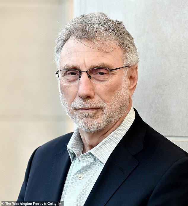 95623545-14440347-Former_Washington_Post_executive_editor_Marty_Baron_pictured_has-a-9_1740606623277.jpeg