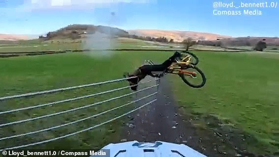 95865323-14463977-This_is_the_terrifying_moment_a_teenage_mountain_biker_smashed_h-a-13_174118081844.jpeg