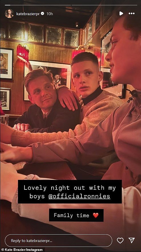 96537609-14533745-Jeff_Brazier_L_45_enjoyed_a_night_out_with_his_sons_Freddy_20_C_-a-6_1742892647077.jpeg