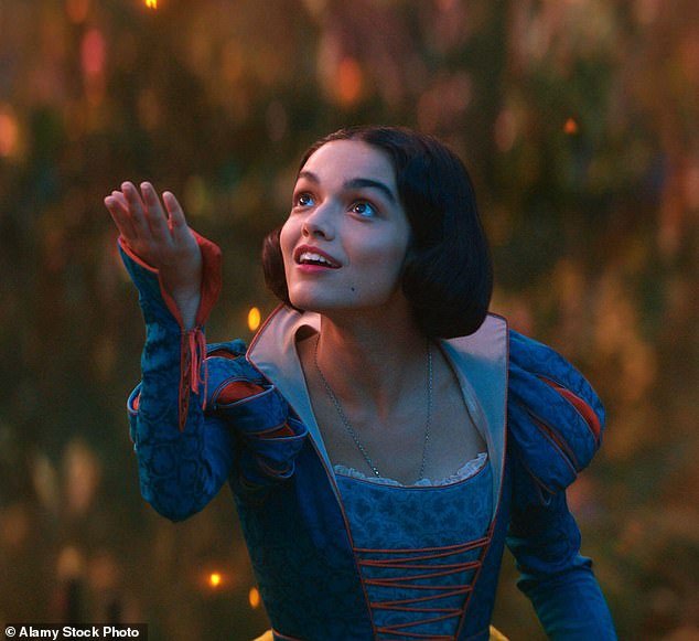 96691087-14548885-Walt_Disney_cast_Rachel_Zegler_pictured_as_Snow_White_in_its_215-m-6_1743210871338.jpeg