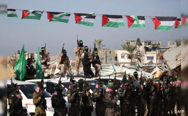 bk7qlddg_hamas-afp_625x300_19_February_25.jpeg