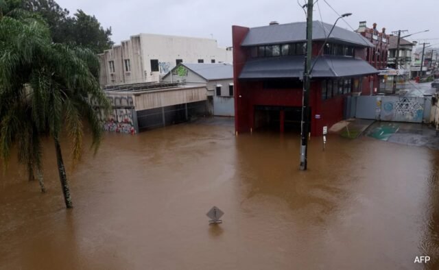 c6f0g5s_australia-flood-_625x300_10_March_25.jpeg