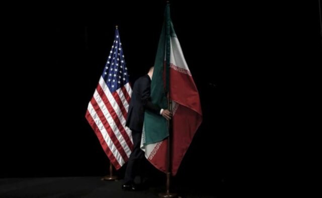 1744472683_a1r42eko_iran-us-flags_625x300_16_October_19.jpg