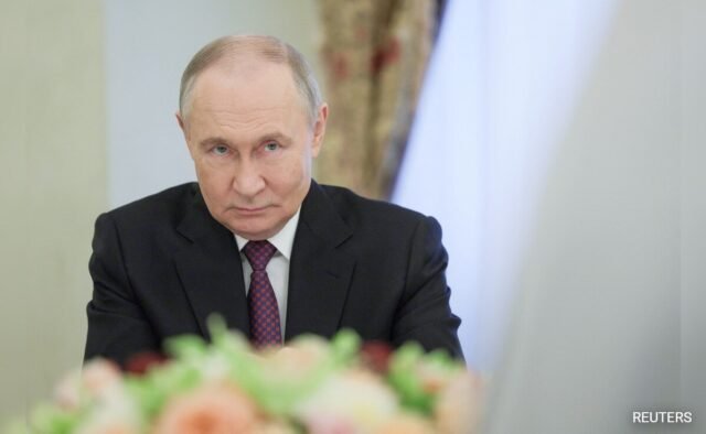 1745931875_2r181cq8_vladimir-putin-reuters_625x300_26_April_25.jpeg