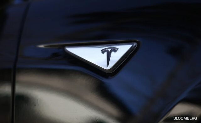 4sj8d0o_tesla-bloomberg_625x300_05_April_25.jpeg