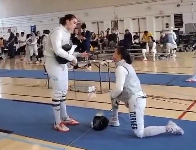 96869507-14569285-The_female_fencer_disqualified_for_refusing_to_fight_a_male_oppo-a-3_1743715677631.jpeg