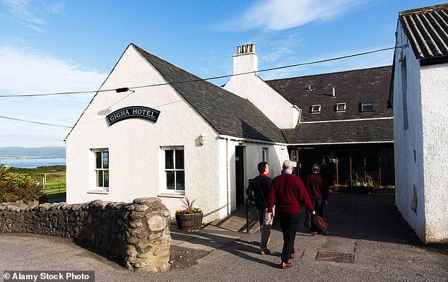 96957893-14575417-The_Gigha_Hotel_and_pub_on_the_island_has_been_given_248_000_for-m-23_174387754246.jpeg