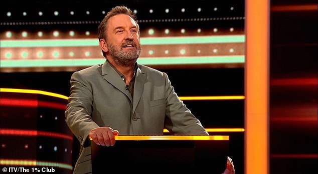 97308957-14615059-Saturday_night_s_instalment_of_the_ITV_quiz_show_hosted_by_Lee_M-a-33_174473217963.jpeg
