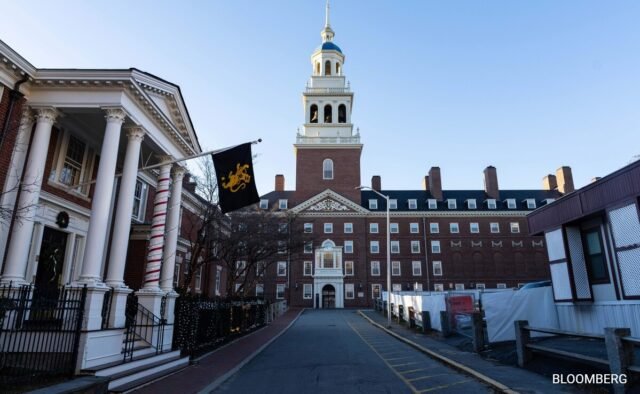 apc74h5_harvard-university-bloomberg_625x300_08_April_25.jpeg