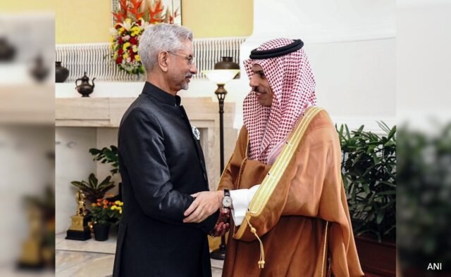 gm0bj01c_s-jaishankar-saudi-foreign-minister_625x300_10_May_25.jpeg