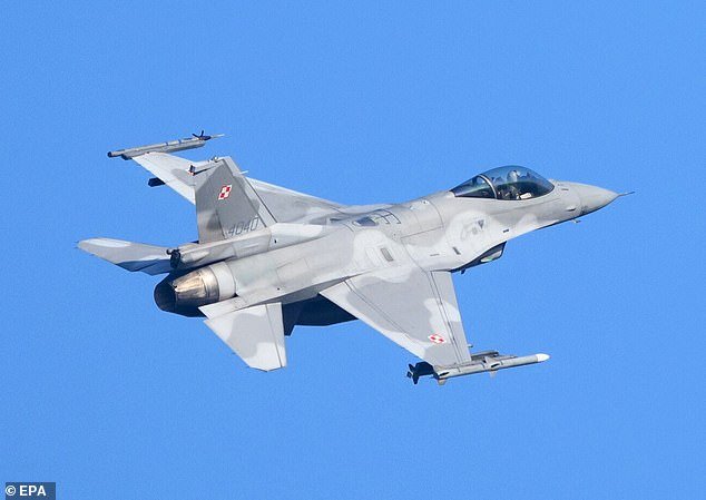 98689135-14793301-FILE_PHOTO_A_Polish_Air_Force_F_16_fighter_jet_takes_off_during_-m-4_1749453429098.jpeg