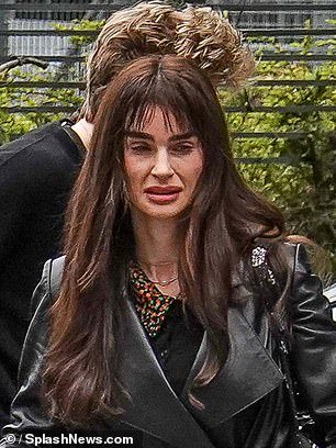 99218247-14797291-Aimee_Osbourne_41_who_debuted_her_shock_new_face_over_the_weeken-a-14_174955728044.jpeg