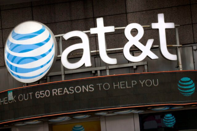 att-snatches-up-wirele.jpg