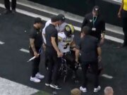 El mariscal de campo de Missouri, Beau Prybula, abandonó el partido de Vanderbilt en silla de ruedas