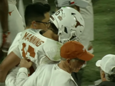 Arch Manning salió temprano de la victoria de Texas en tiempo extra contra Mississippi State con una aparente lesión