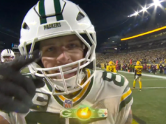 Tucker Kraft tuvo un mensaje de tres palabras para las cámaras luego del segundo TD vs. los Steelers