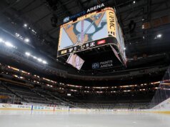 Fanático de los Penguins hospitalizado después de caer desde la explanada superior durante el juego contra los Blues