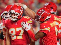 Travis Kelce hace historia con una importante captura de TD contra Commanders