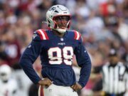 Los Patriots cambian al cazamariscales veterano a los Niners