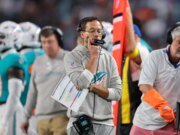 Los fanáticos se preguntan si Mike McDaniel salió del campo por última vez.