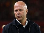 Arne Slott explica las críticas a la profundidad de la plantilla del Liverpool