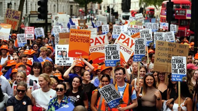 100107449-0-Thousands_of_medics_previously_known_as_junior_doctors_demanding-a-8_1761226005883.jpg