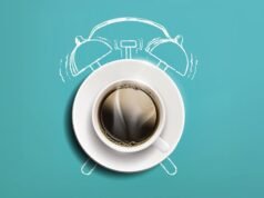 ¿Está usted ansioso, cansado y obstinadamente incapaz de cambiar de peso? Los expertos comparten 12 ajustes matutinos simples pero efectivos para ganar más energía, perder peso y lucir más joven