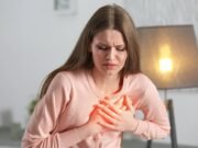 Mi corazón empezó a acelerarse. ¿Qué tengo que hacer? DR ELLIE tiene las respuestas y revela las pistas ocultas sobre sus hábitos de bebida