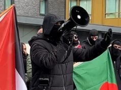 Jóvenes musulmanes enmascarados salen a las calles del este de Londres prometiendo estar “listos para proteger a nuestras comunidades” después de que la policía prohibiera las manifestaciones que planeaban “recuperar” el área.