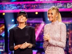 Tess Daly y Claudia Winkleman regresan a Strictly por primera vez desde que anunciaron sus salidas mientras se dirigen emocionalmente a la audiencia.