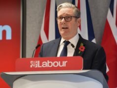 Lord Ashcroft: El plan de tarjetas de identificación es una intervención clásica de Starmerit: es costoso, intrusivo y completamente inútil.