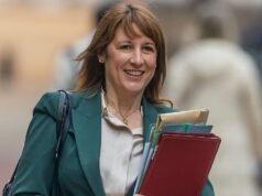 Reeves planea una redada de impuestos a las mansiones en las viviendas: el cargo anual del Canciller castigará el trabajo duro y la ambición, advierten los críticos