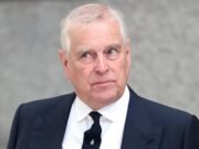 Detectives interrogan al ex oficial de seguridad real de élite que le pidió a Andrew Virginia Giuffre que desenterrara tierra