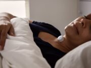 A continuación le mostramos cómo saber con precisión si sus ronquidos se deben a una apnea del sueño potencialmente mortal y las señales ocultas a las que todo cónyuge debe estar atento.