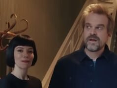 El ex de Lily Allen, David Harbour, bromea sobre ‘hacer trampa’ mientras la pareja recorre su apartamento en Nueva York, acusándolo de acostarse con una mujer en su casa dos años antes del explosivo lanzamiento del álbum de la cantante.