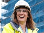 Un impuesto a las mansiones no sólo es feo y vengativo, sino contraproducente: Ruth Sunderland