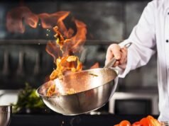 Se abre una investigación después de que un profesor de baja ‘apareciera en un evento de cocina’