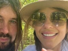 Elizabeth Hurley habla sobre su ‘molesto’ novio Billy Ray Cyrus mientras cena en Shock Romance