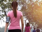 ¡Olvídate de dar tus 10.000 pasos al día! Una caminata larga es mejor para la salud del corazón que una corta ráfaga, según han descubierto los científicos
