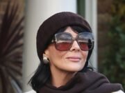 Martine McCutcheon, en quiebra, saca a pasear a su amado perro en Surrey, 12 meses después de casarse con su marido Jack McManus.