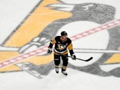 Un fanático de los Pittsburgh Penguins sufre “lesiones que ponen en peligro su vida” después de una horrible caída desde el piso superior durante la celebración del gol.