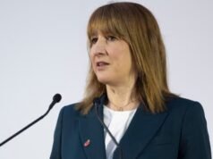 La bomba de productividad deja a los británicos enfrentando un gran aumento de impuestos el próximo mes y ‘golpea £ 20 mil millones en el presupuesto de Reeves’, con la campaña de ingresos firmemente sobre la mesa.
