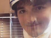 Cómo la estrella recién casada de Game of Thrones, Isaac Hempstead Wright, abandonó la fama y la fortuna para seguir una carrera en neurociencia, mientras se casaba seis años después de la separación del final de la serie.