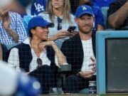 Los fanáticos de los Dodgers de Los Ángeles están indignados cuando Harry y Meghan reciben un trato real en la Serie Mundial por las leyendas locales
